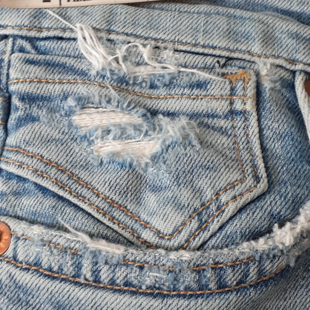 AGOLDE distressed blue jeans size 26 - Picture 11 of 16